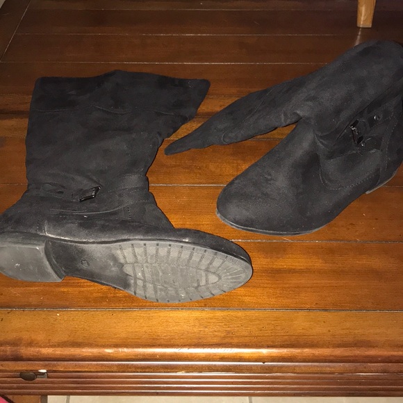 Boots - Picture 1 of 6